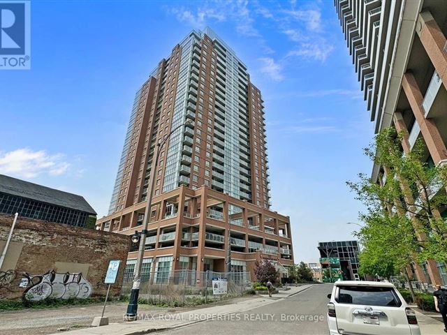 The Tower at King West - 1905 125 Western Battery Road - photo 2