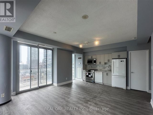 Boutique 2 -  126 Simcoe Street - photo 1