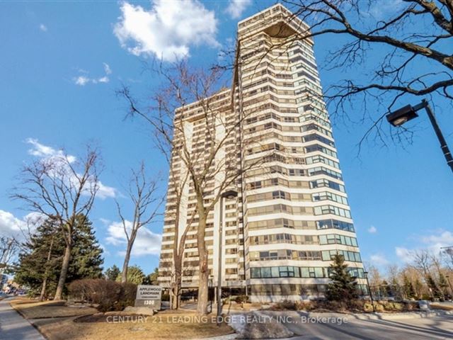 Applewood Landmark - 2005 1300 Bloor Street - photo 2