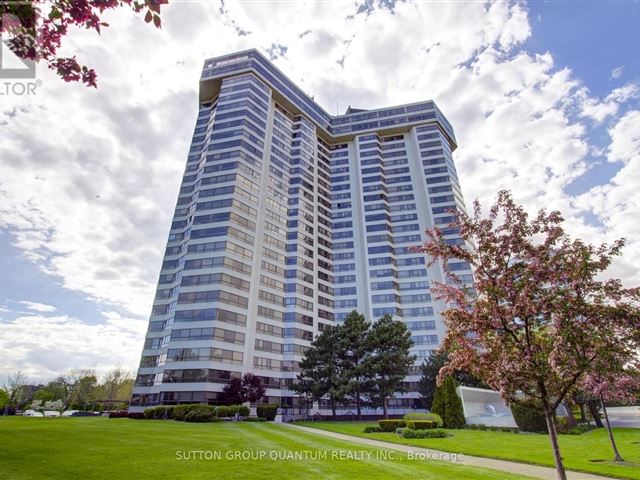 Applewood Landmark - 1410 1300 Bloor Street - photo 1