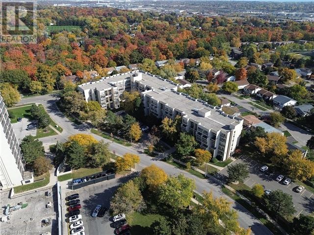 The Villas Oakville - 119 1300 Marlborough Court - photo 1