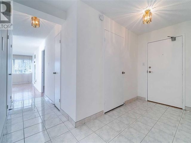 1300 Mississauga Valley BLVD - 211 1300 Mississauga Valley Boulevard - photo 3