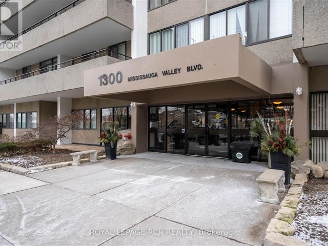 1300 Mississauga Valley BLVD - 212 1300 Mississauga Valley Boulevard - photo 2