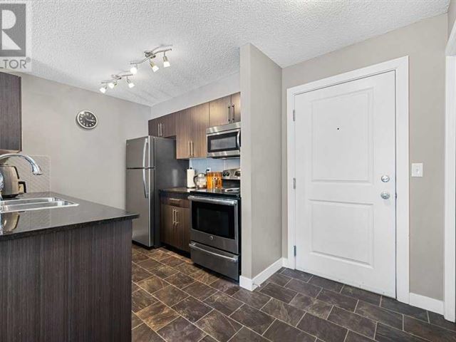 1317 27 St Se - 2205 1317 27 Street Southeast - photo 2