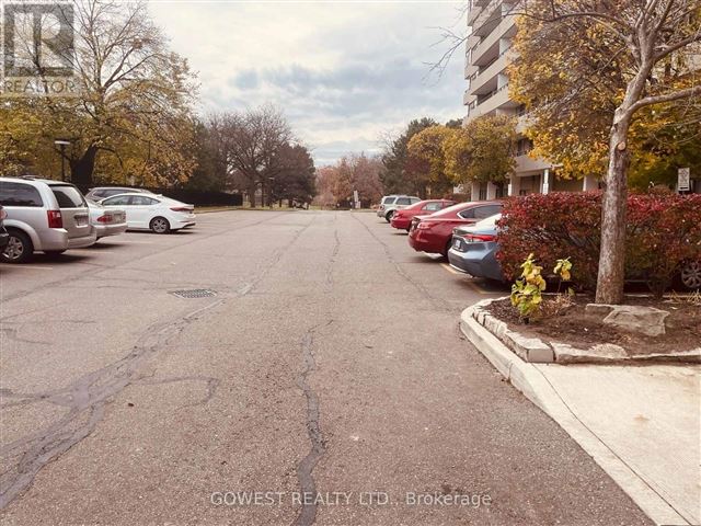 1320 Mississauga Valley Condos - 812 1320 Mississauga Valley Boulevard - photo 2