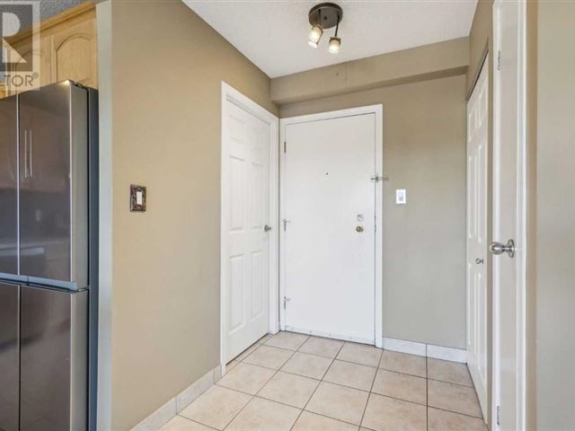 1330 15 AVE SW - 507 1330 15 Avenue Southwest - photo 2