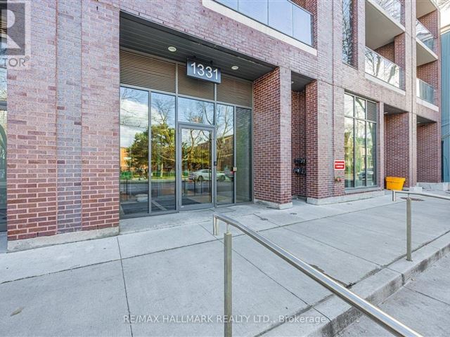 George Condos & Towns - 408 1331 Queen Street East - photo 2