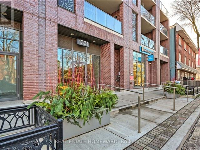 George Condos & Towns - 203 1331 Queen Street East - photo 2