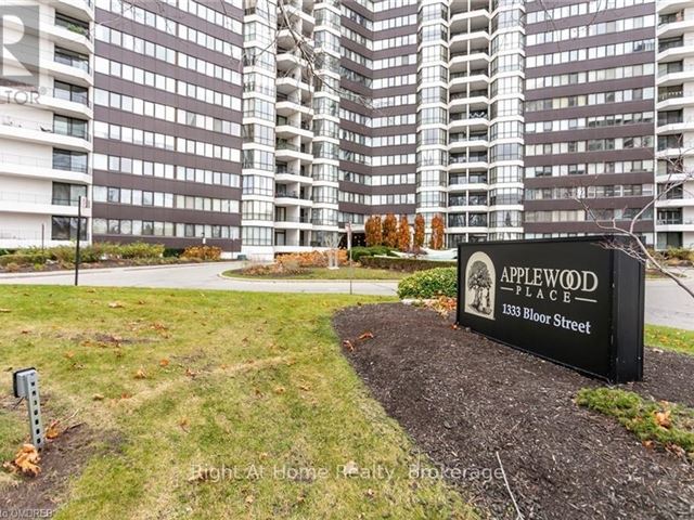 Applewood Place - 901 1333 Bloor Street - photo 3