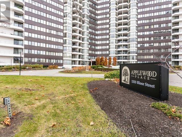 Applewood Place - 901 1333 Bloor Street - photo 3