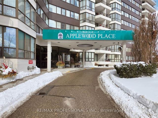 Applewood Place - 909 1333 Bloor Street - photo 3