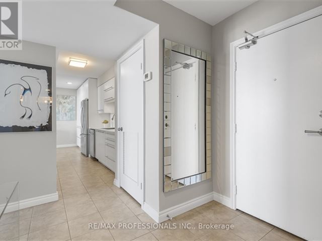 Applewood Place - 2319 1333 Bloor Street - photo 3