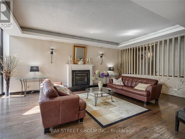 Applewood Place - 1710 1333 Bloor Street - photo 3