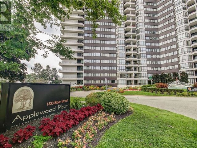 Applewood Place - 1019 1333 Bloor Street - photo 2