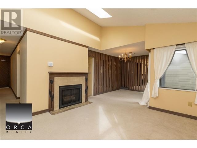 Ambleside Lane - 403 1340 Duchess Avenue - photo 3