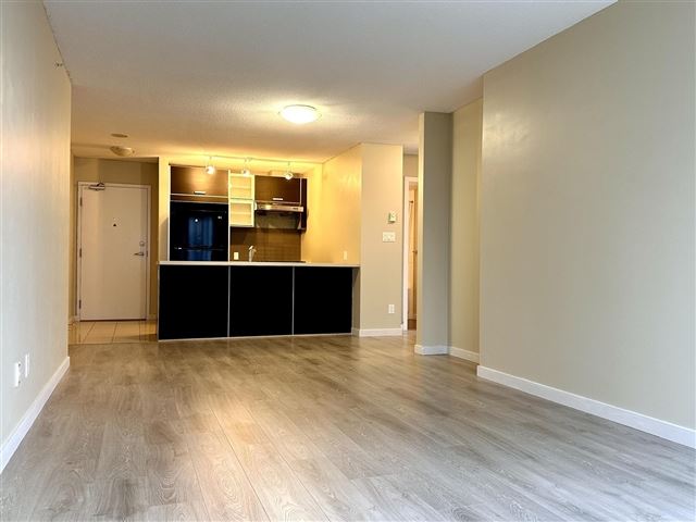 Park Place - 2402 9881 Whalley Boulevard - photo 3