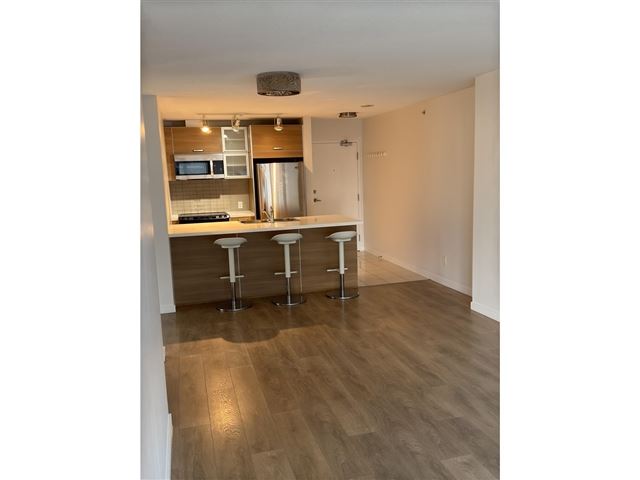 Park Place - 2109 9881 Whalley Boulevard - photo 3