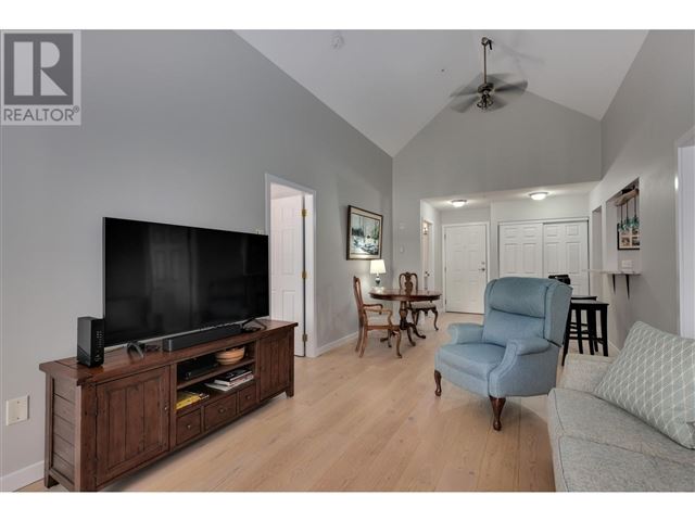 1369 56 ST - 403 1369 56 Street - photo 3