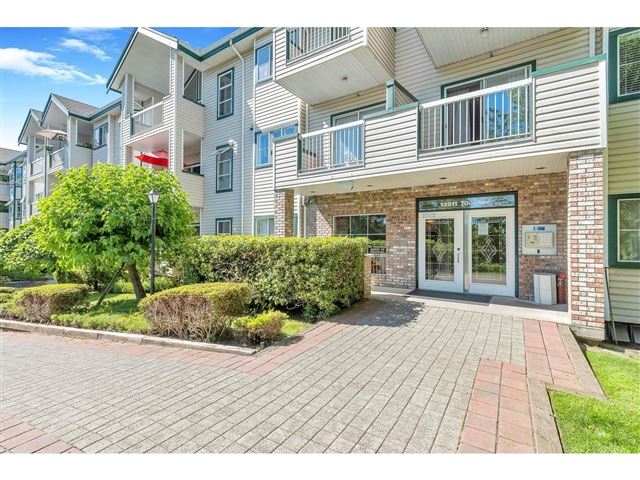 Canterbury Green - 226 13911 70 Avenue - photo 2