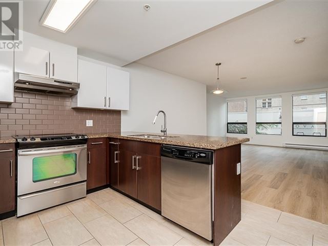 Interurban - 306 14 Begbie Street - photo 1