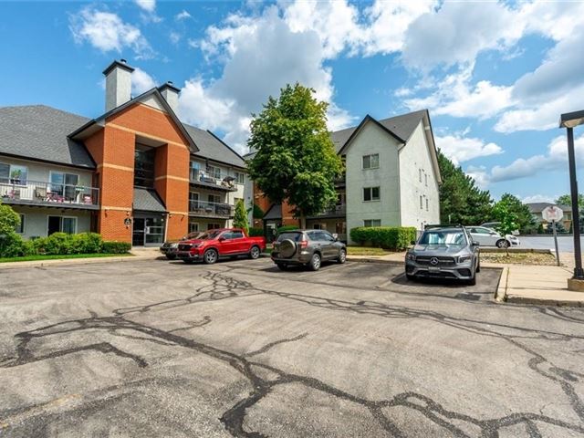 Glen Abbey Village - 1024 1450 Glen Abbey Gate - photo 1