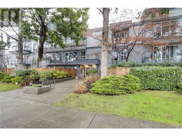 Kitsilano Point - 207 1450 Laburnum Street - photo 1