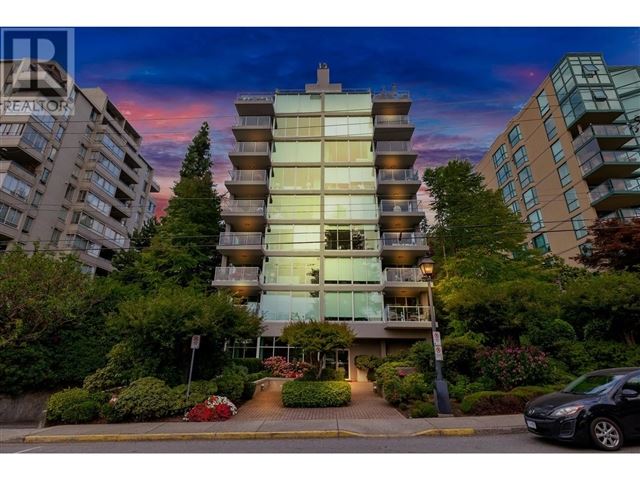 Sunset Mariner - 701 1455 Duchess Avenue - photo 1