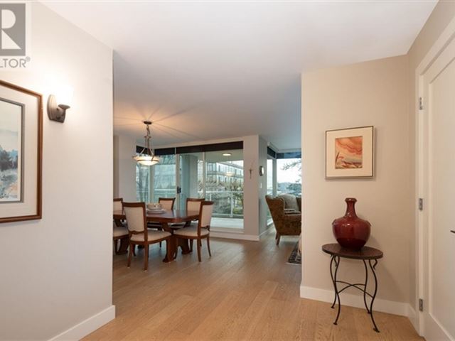 Sunset Mariner - 301 1455 Duchess Avenue - photo 2