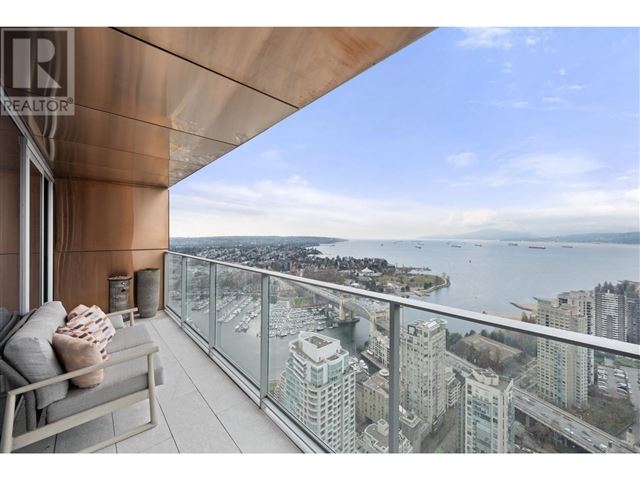 Vancouver House - 5703 1480 Howe Street - photo 1