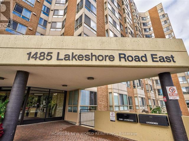 Lakewood on the Park - 918 1485 Lakeshore Road East - photo 1