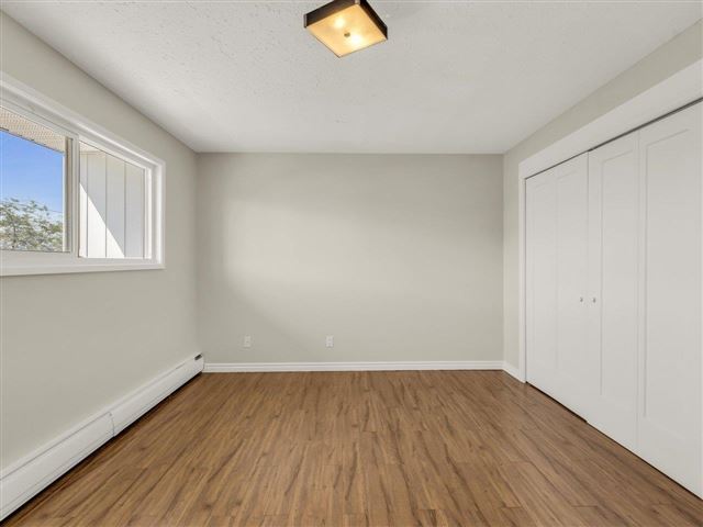 14881 Marine DR - 211 14881 Marine Drive - photo 3