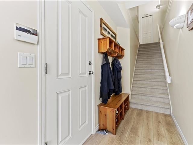 Highbrae - 46 14952 58 Avenue - photo 3