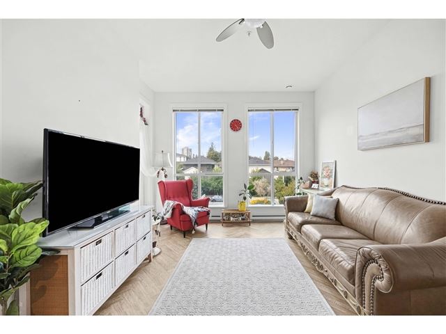 GUILDHOUSE - 317 14968 101a Avenue - photo 1