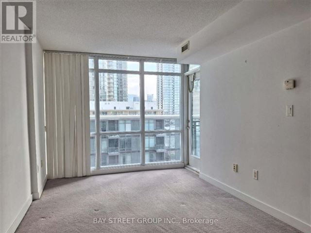 N1 | N2 - CityPlace - 1007 15 Fort York Boulevard - photo 2