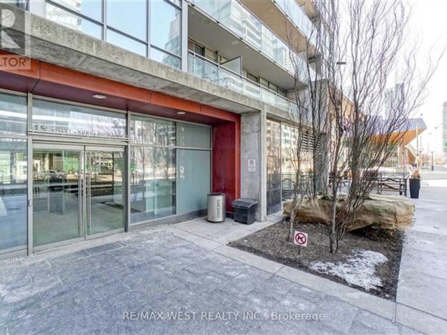 N1 | N2 - CityPlace -  15 Fort York Boulevard - photo 2