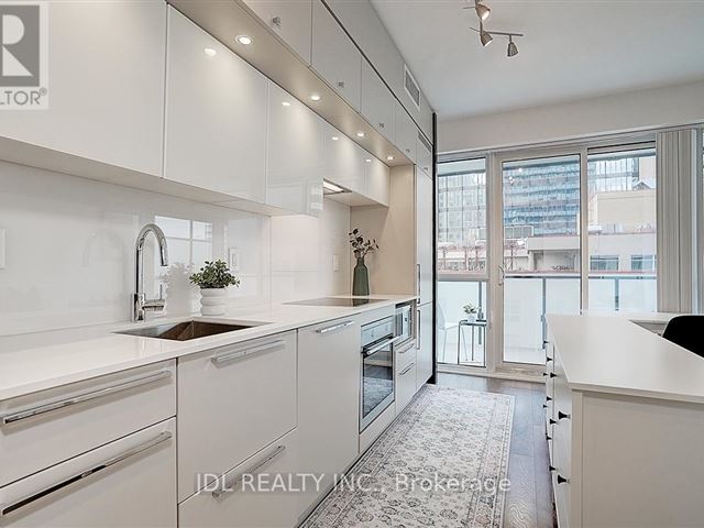 Karma Condos - 1406 15 Grenville Street - photo 2