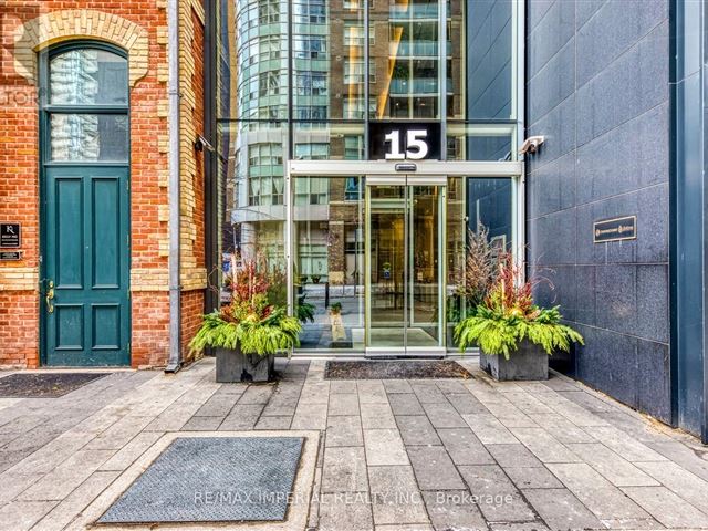 Karma Condos - 3 15 Grenville Street - photo 2