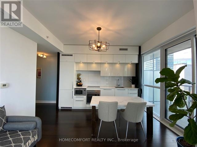 Karma Condos - 2409 15 Grenville Street - photo 2