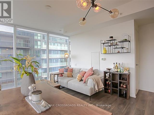 Karma Condos - 5008 15 Grenville Street - photo 3