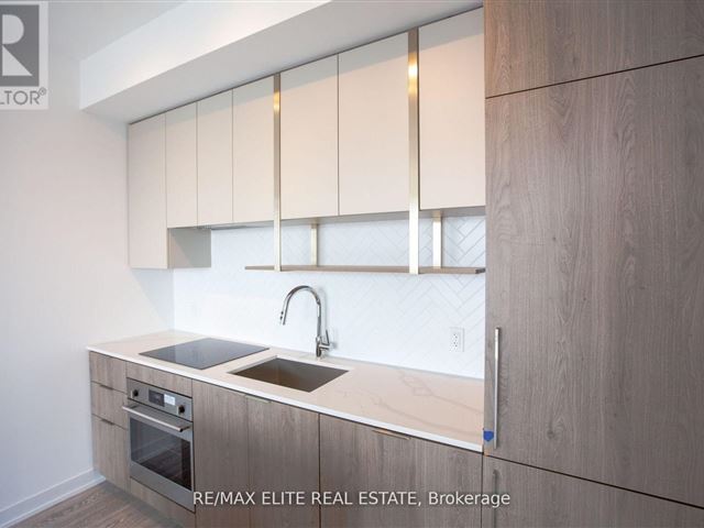 Azura Condos - 1704 15 Holmes Avenue - photo 1