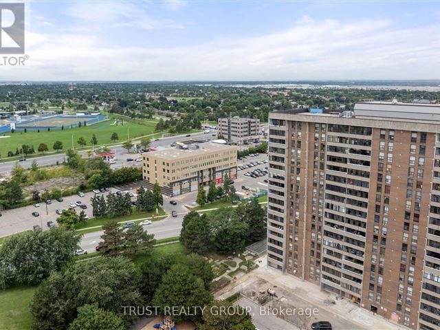 15 Kensington Condos - 403 15 Kensington Road - photo 2