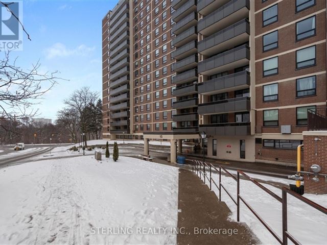 Humber Hill Towers - 508 15 La Rose Avenue - photo 1