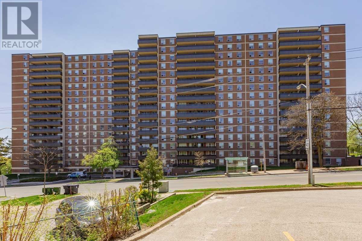 15 La Rose Avenue, Unit 204, Toronto — For sale @ $599,000 | CondoDork.com