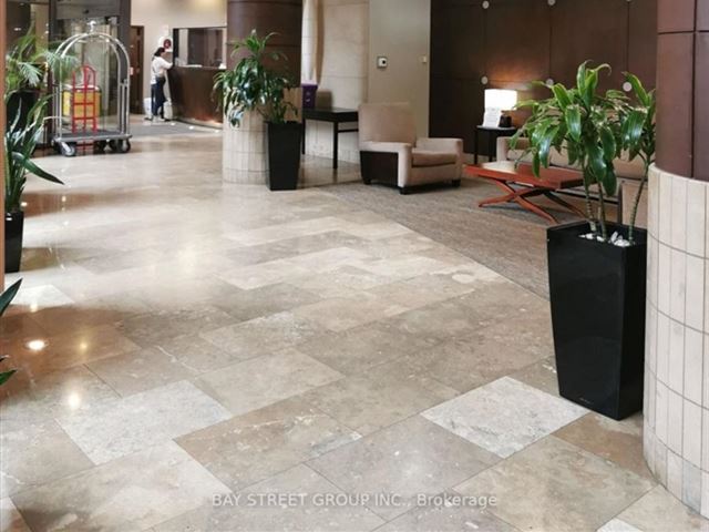 Triomphe-East Tower - 620 15 Northtown Way - photo 2