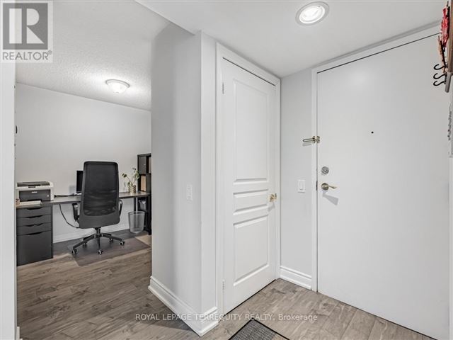 Triomphe-East Tower - 1719 15 Northtown Way - photo 2