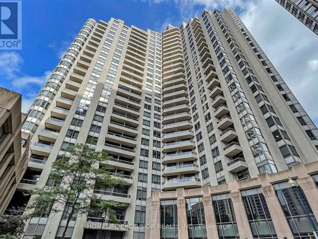 Triomphe-East Tower - 925 15 Northtown Way - photo 1
