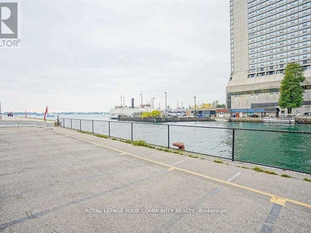 Pier 27 The Tower On The Lake - 2210 25 Queens Quay East - photo 2