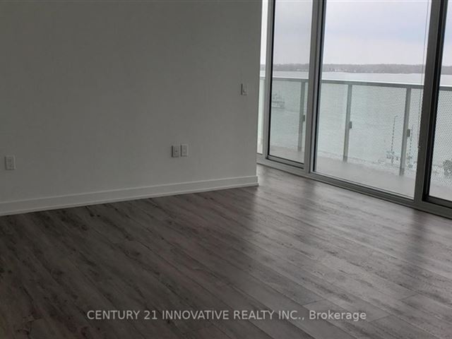 Pier 27 The Tower On The Lake - 911 25 Queens Quay East - photo 3