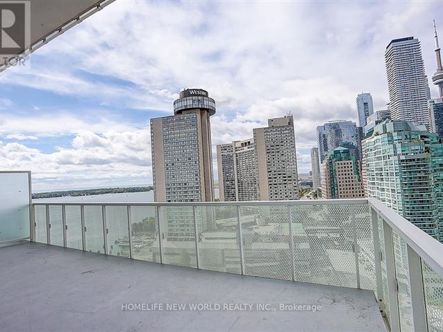 Pier 27 The Tower On The Lake - 1807 25 Queens Quay East - photo 1