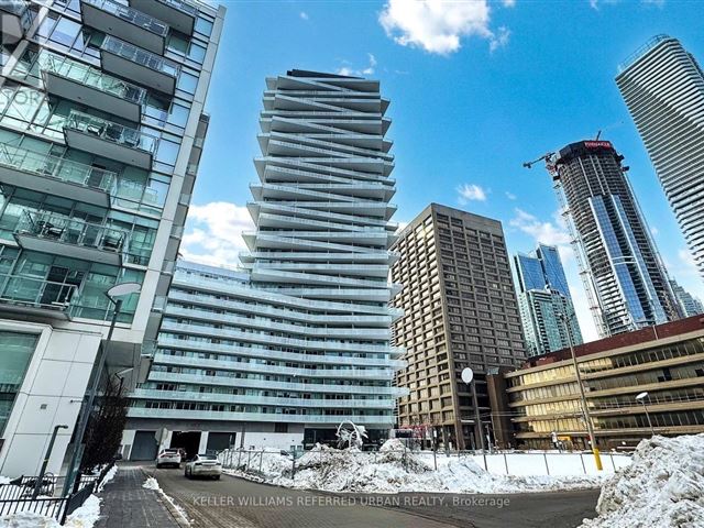 Pier 27 The Tower On The Lake - 1401 25 Queens Quay East - photo 3